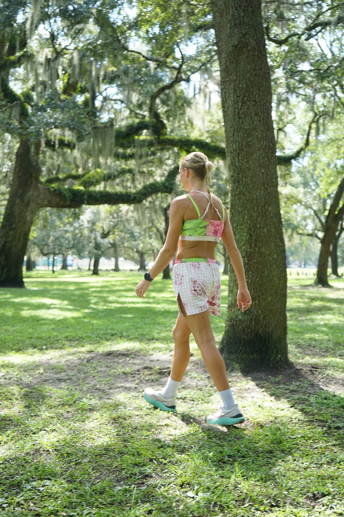 Grassy Azaleas & Red Gingham (Brunch Run)